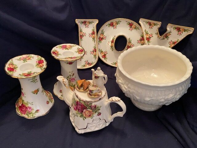 Royal Albert Old Country Roses china pieces